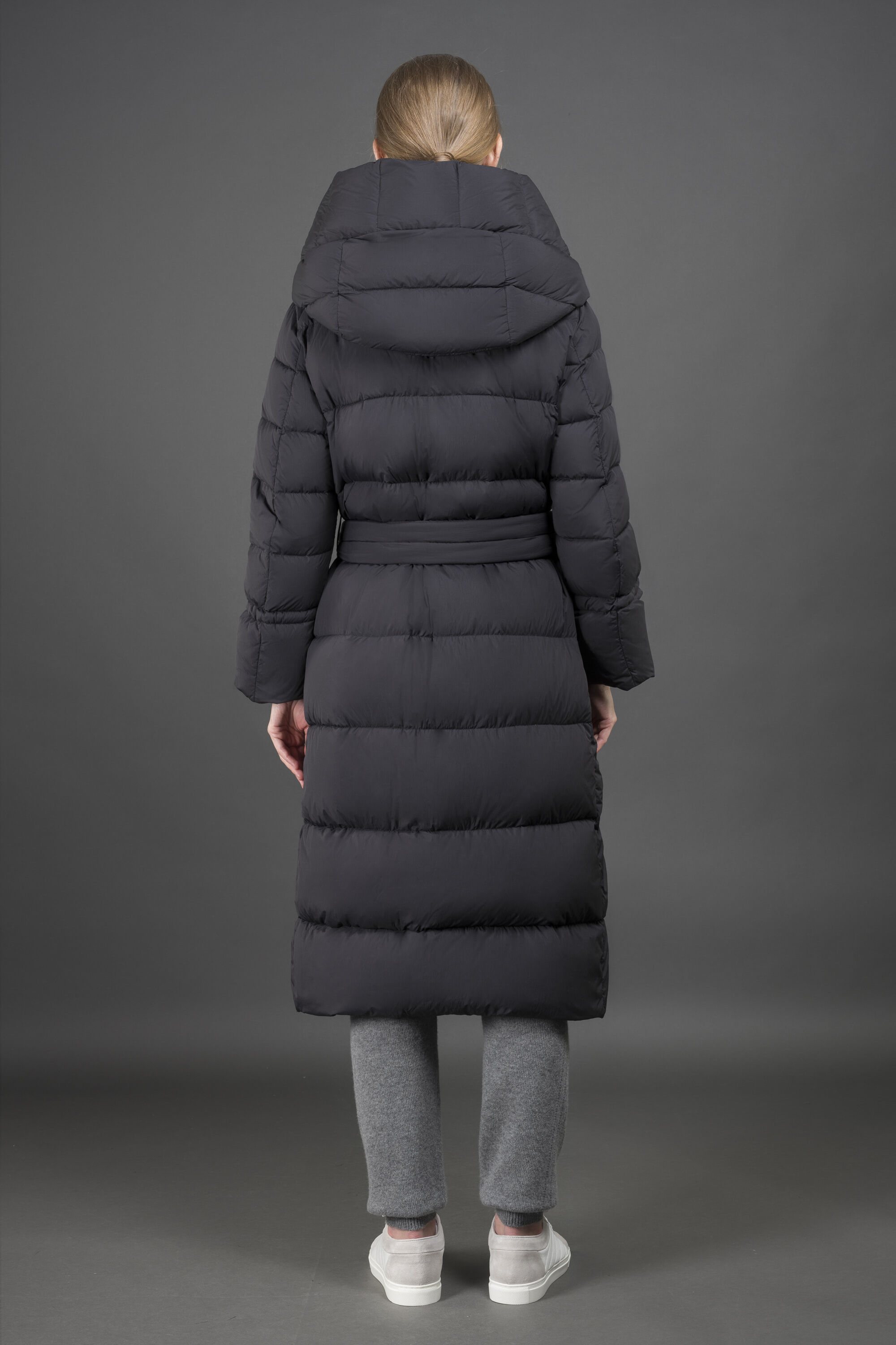 MANILA-SK（NERO）：イタリアで生まれた、ラグジュアリ ダウン