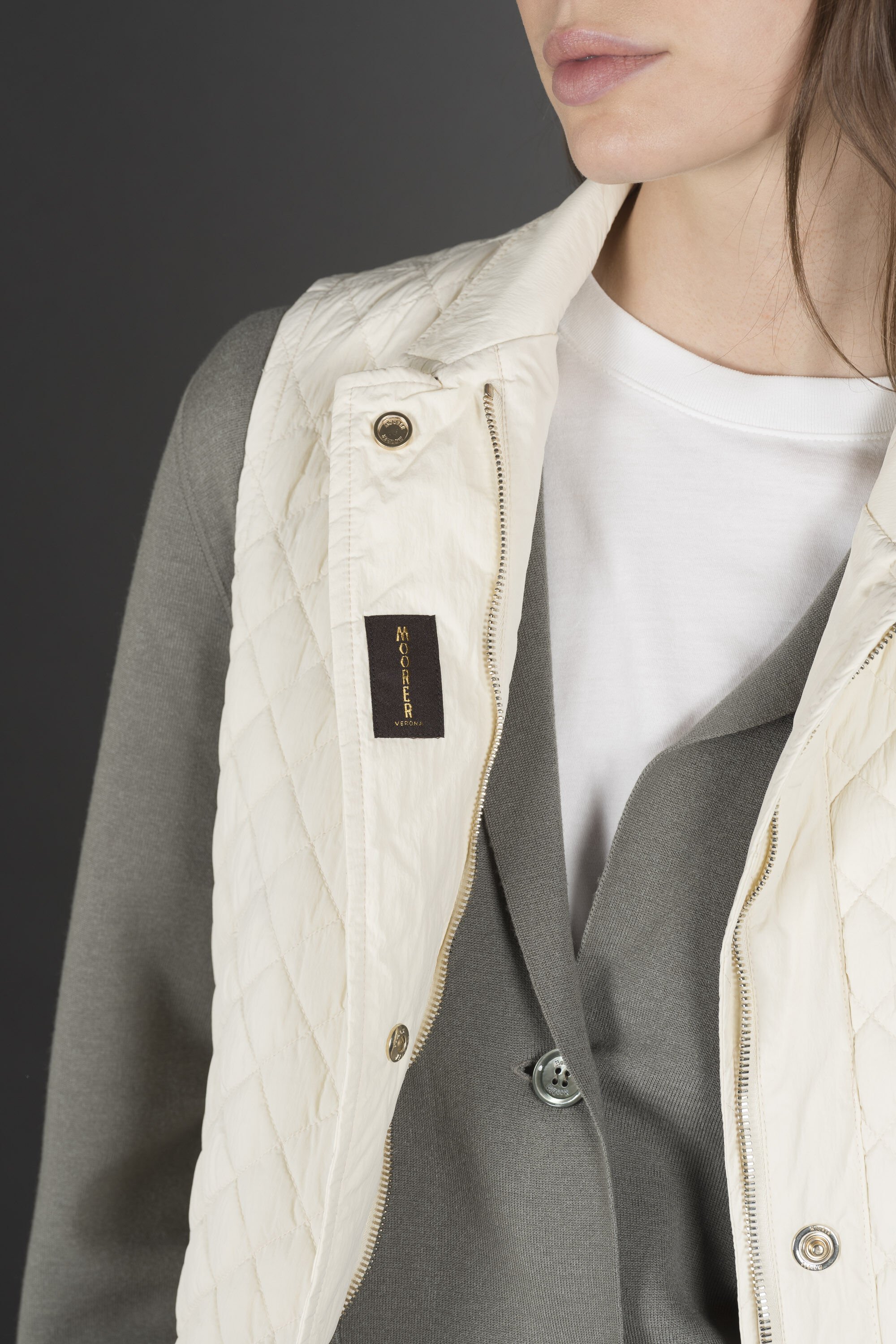 EMELY-SK（BURRO）：イタリアで生まれた、ラグジュアリ ベスト