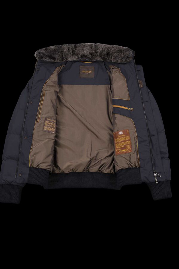 SOLERI-KM（青い）：イタリアで生まれた、ラグジュアリ ボンバー  