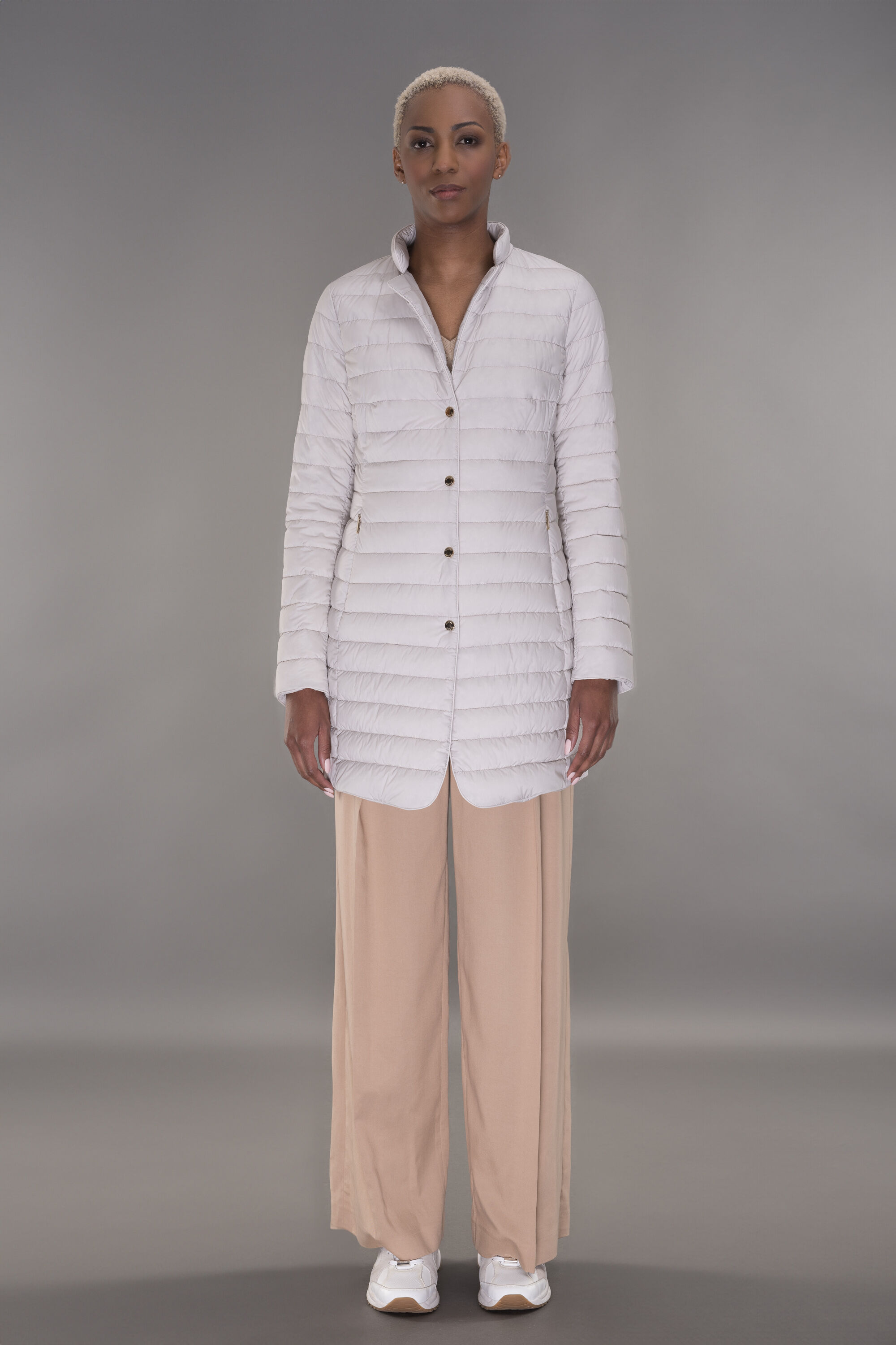 新品　RIVAMONTI リバモンティ ジャケット 42 イタリア製 白 SHARI-S3（IVORY）：イタリアで生まれた、ラグジュアリ ダウン