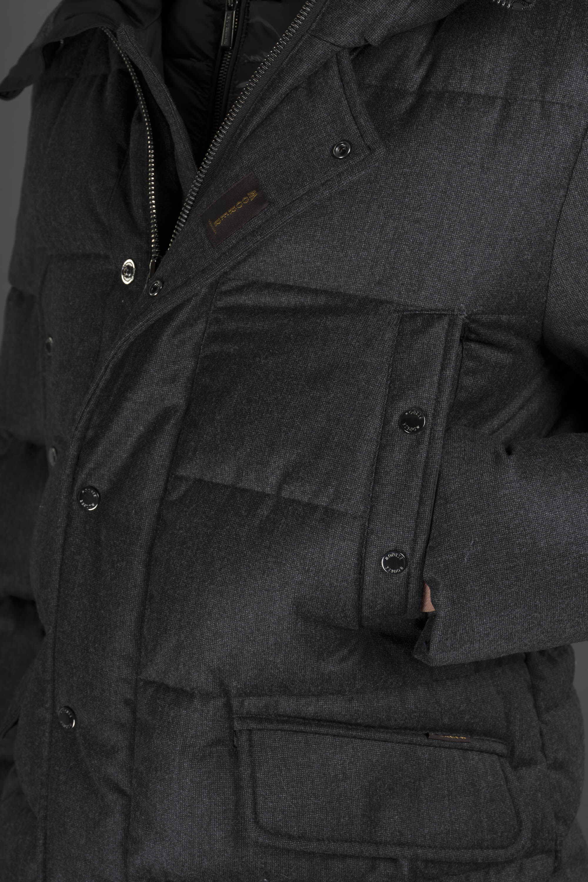 GRIMA-FFL（ANTRACITE）：イタリアで生まれた、ラグジュアリ