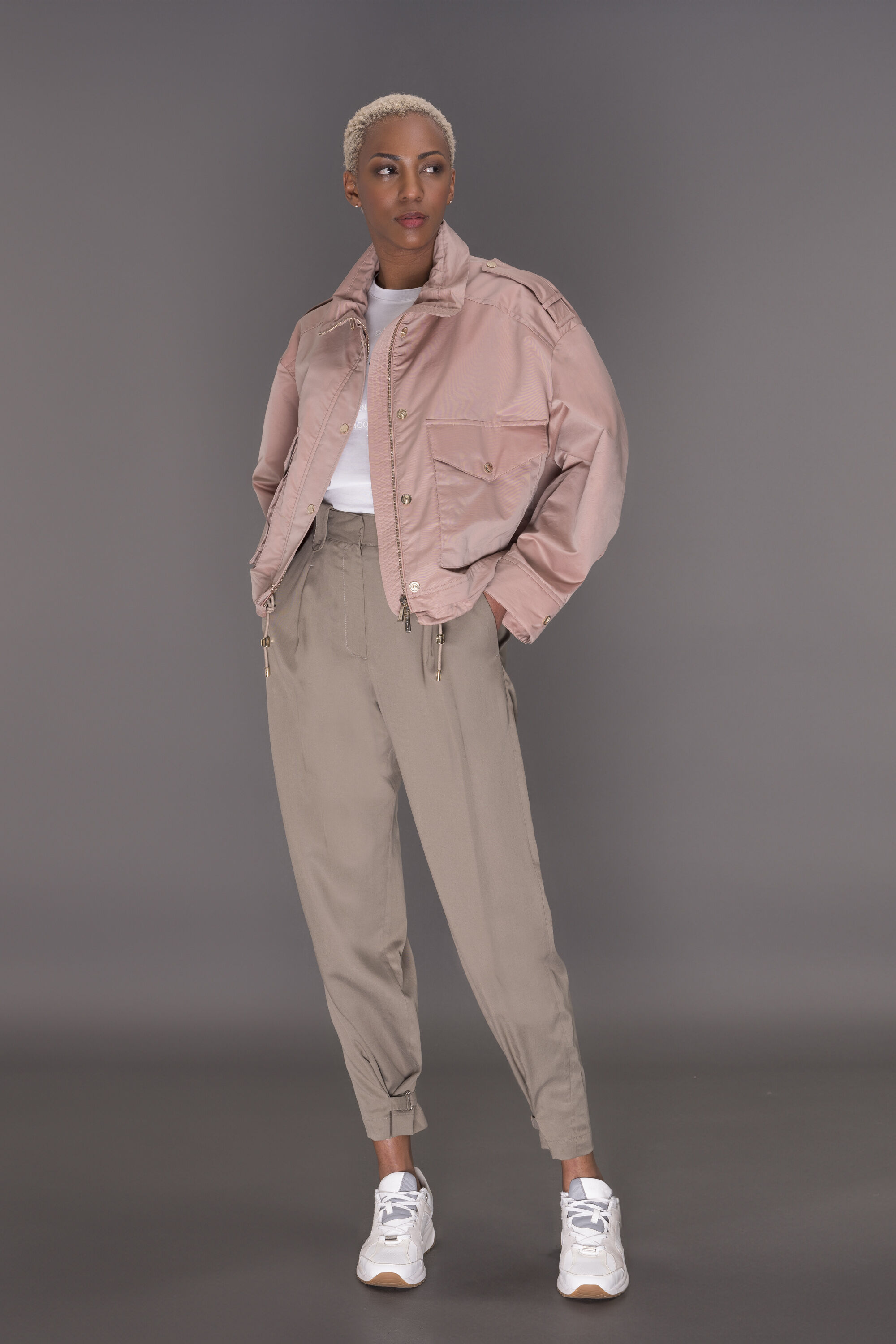 レオナール　パステル　ラベンダー　花柄　パーカー　ニット　ジャケット　コート KYLA-BRC（PHARD）：イタリアで生まれた、ラグジュアリ ボンバー