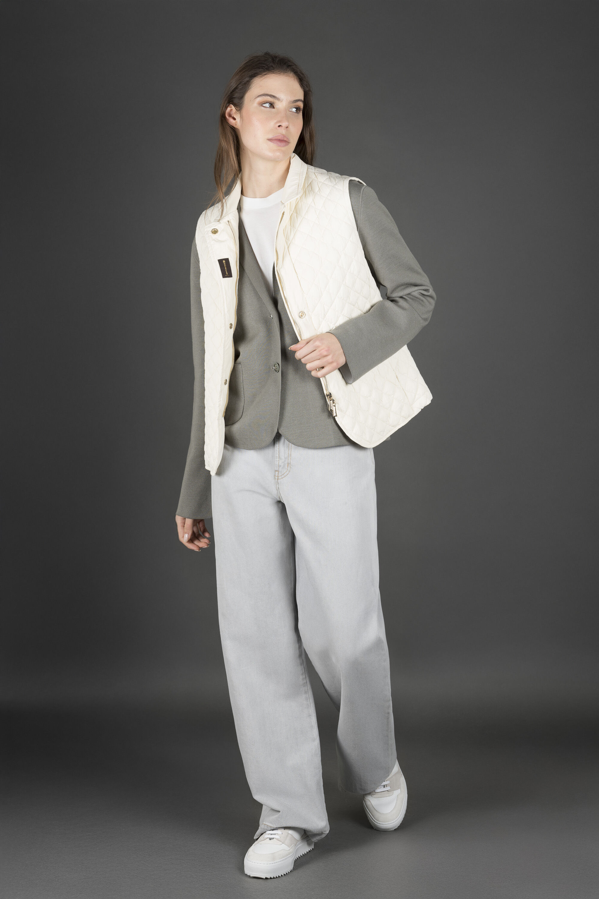 【★完売必至★】MOORER ☆ EMELY-SK ベスト EMELY-SK（BURRO）：イタリアで生まれた、ラグジュアリ ベスト