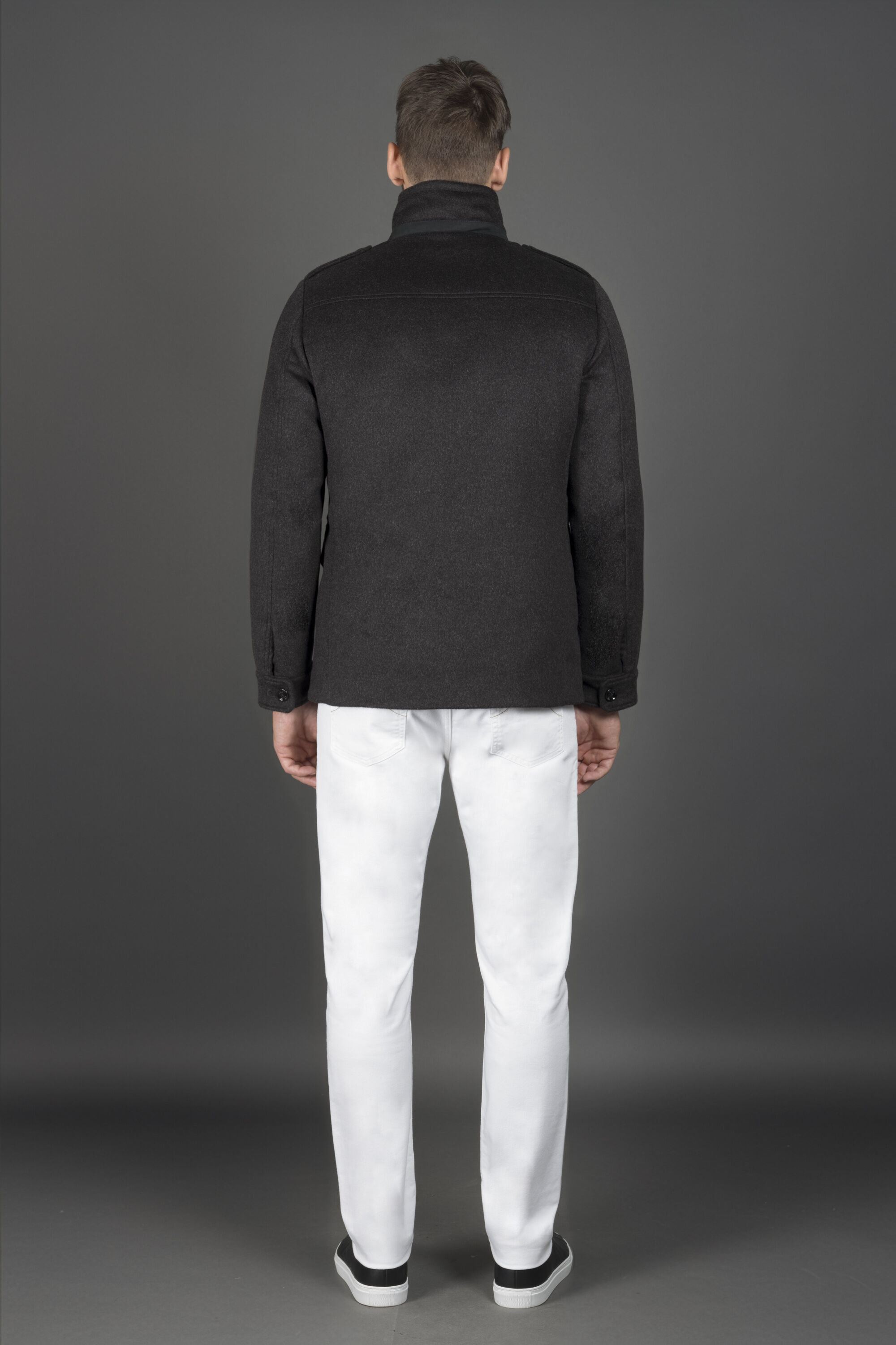 BOERI-LE（ANTRACITE）：イタリアで生まれた、ラグジュアリ ジャケット