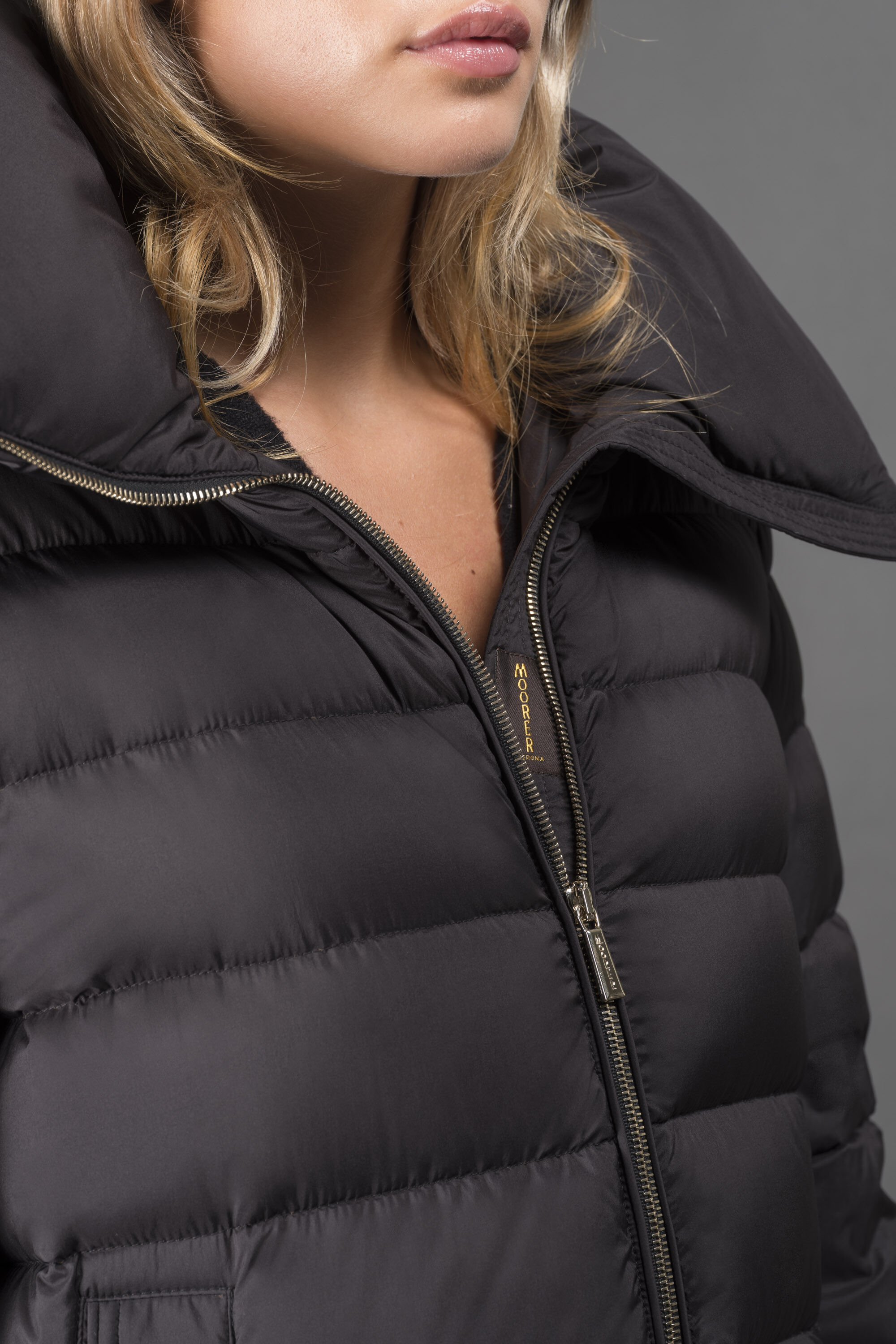 NATALIA-S3（NERO）：イタリアで生まれた、ラグジュアリ ダウン