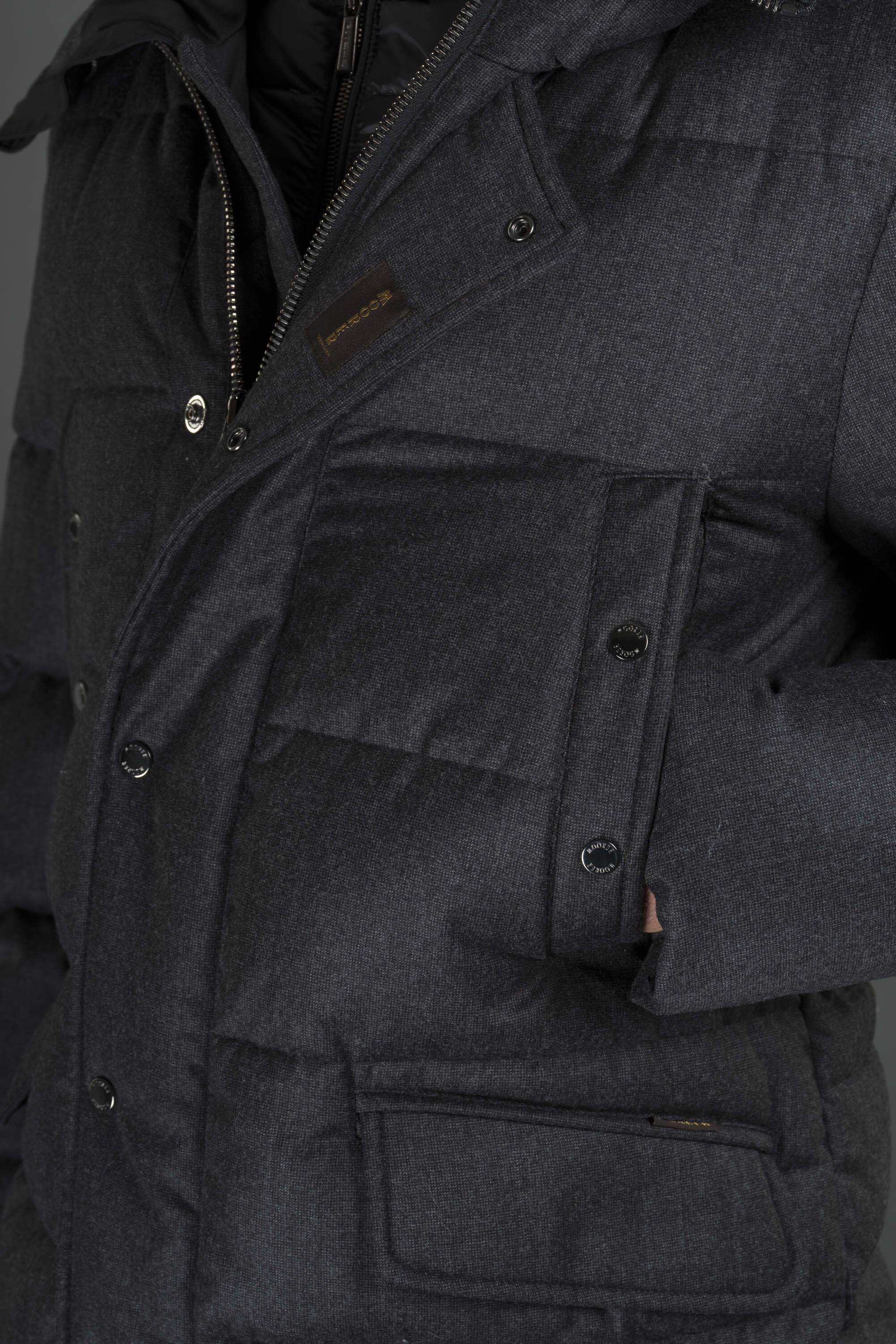 GRIMA-FFL（ANTRACITE）：イタリアで生まれた、ラグジュアリ