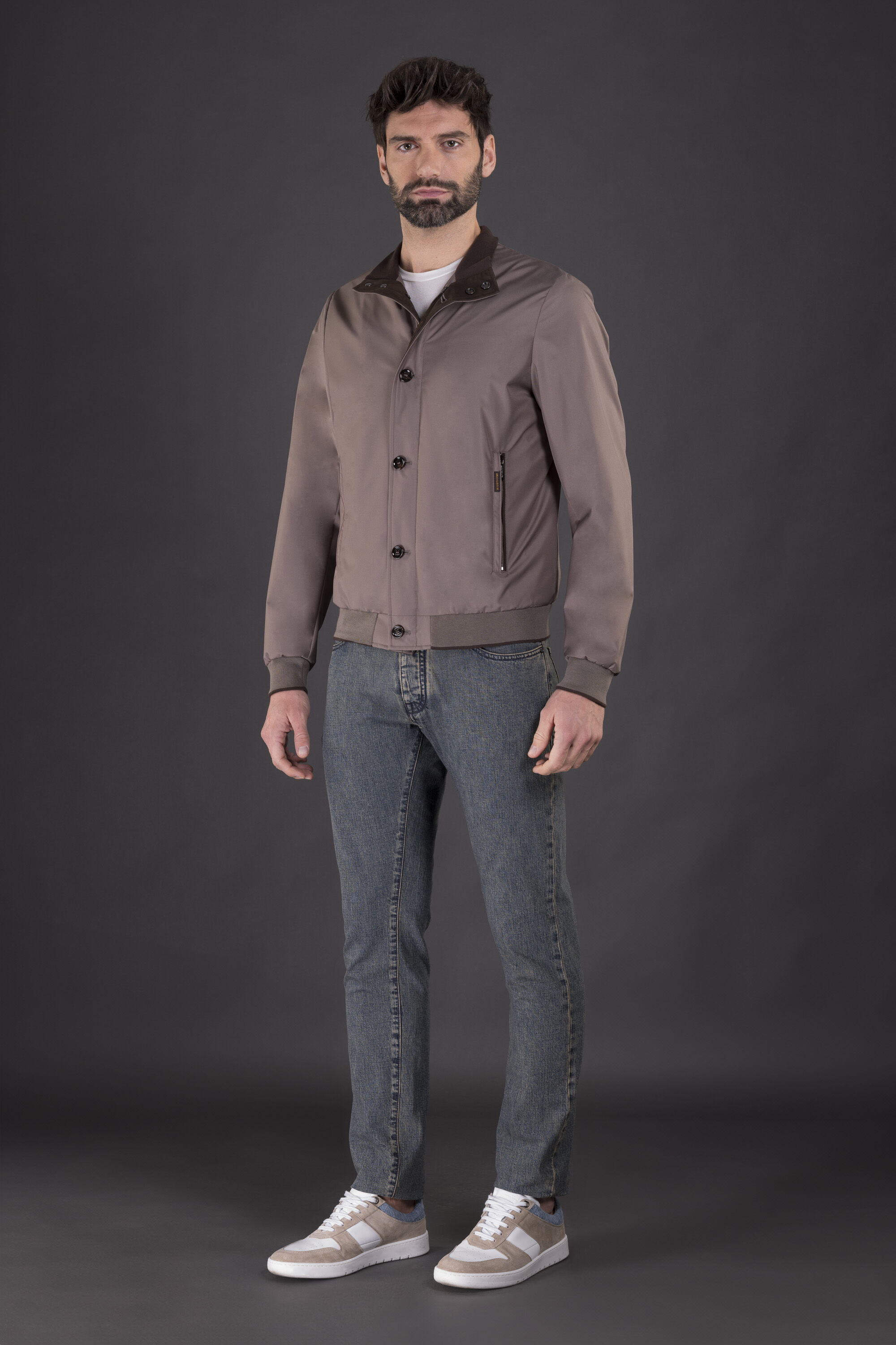 SIRONI-GF（TAUPE）：イタリアで生まれた、ラグジュアリ