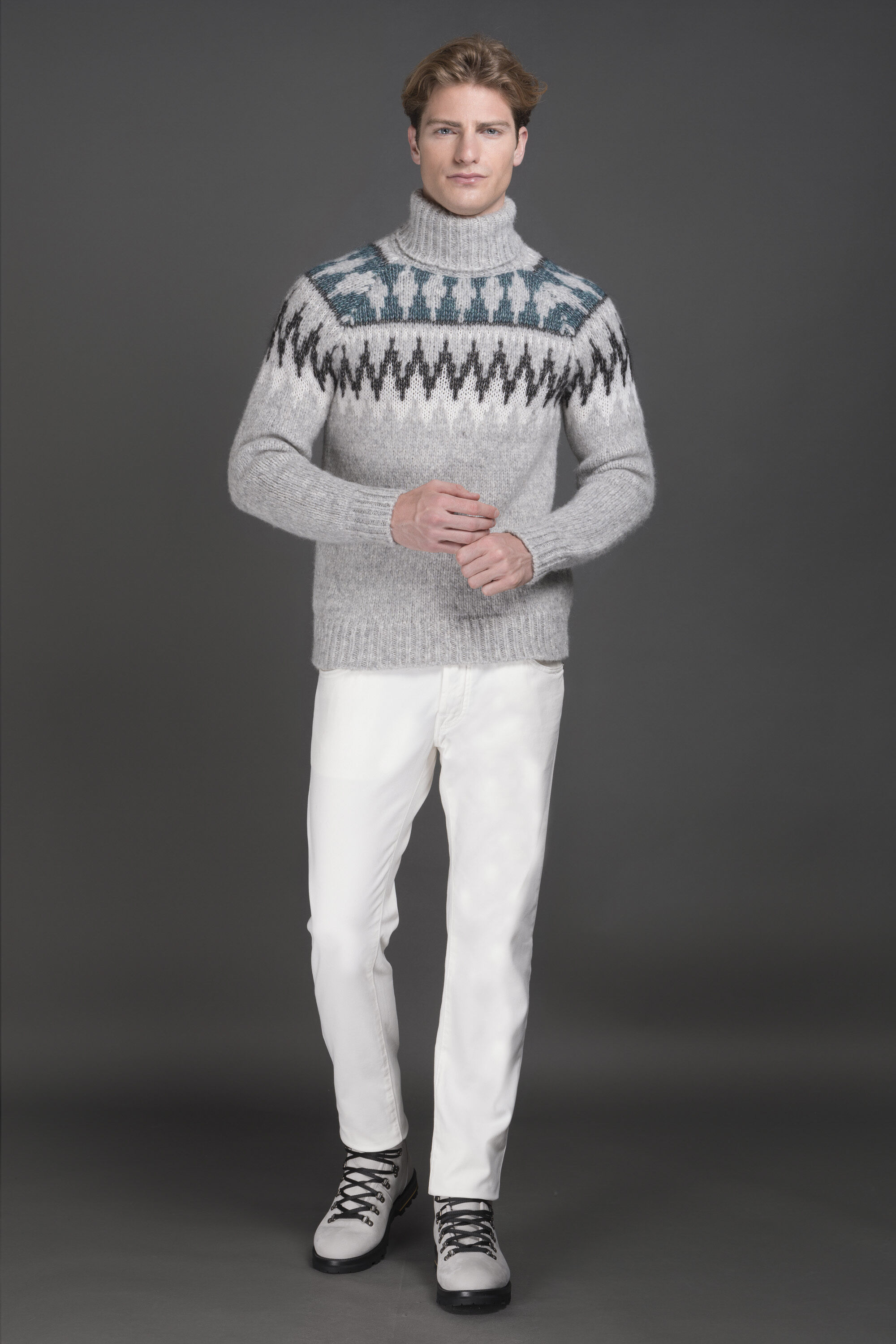 DACRE-PAY（GRIGIOCHIARO）：イタリアで生まれた、ラグジュアリ ニット